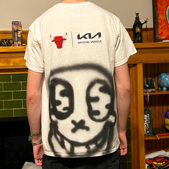 1 of 1 Sprayed Bulls Tee (Washable) - Picture 1 of 3